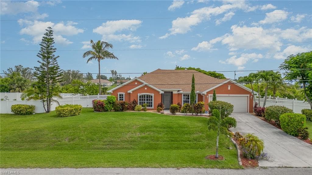 913 NE 15th TER CAPE CORAL, FL 33909