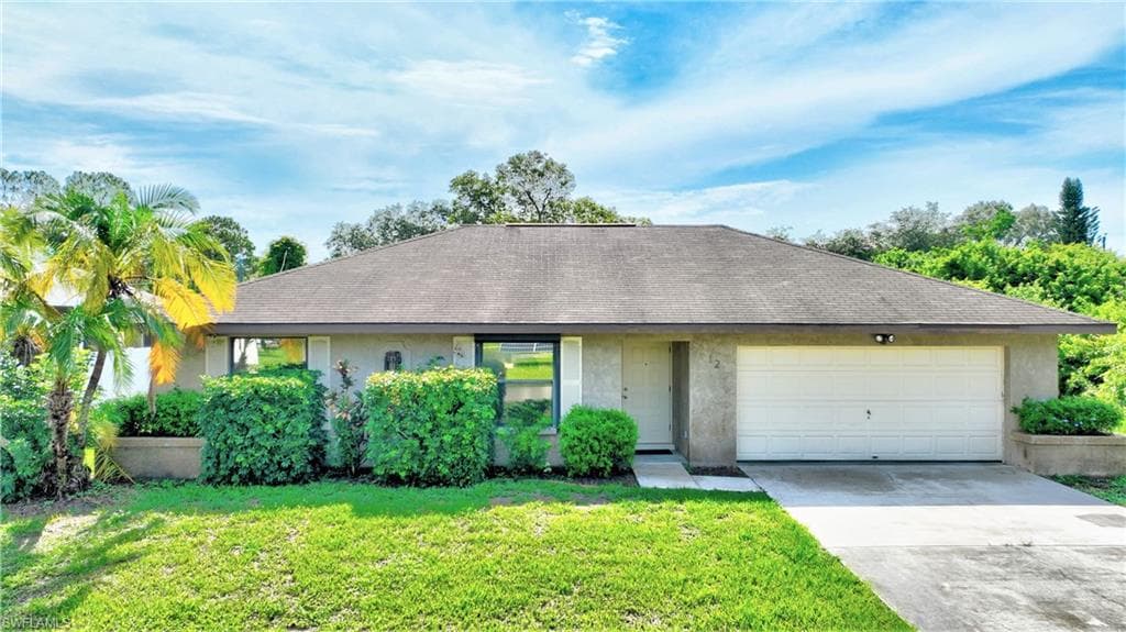 12 Jefferson AVE LEHIGH ACRES, FL 33936