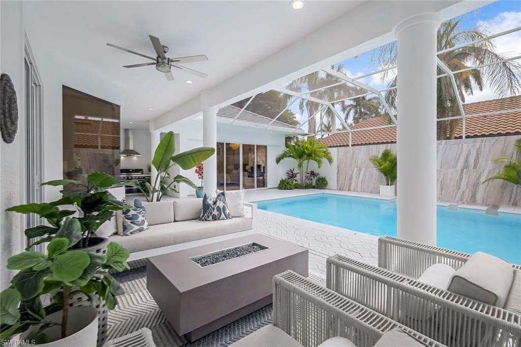248 CHESHIRE WAY NAPLES, FL 34110