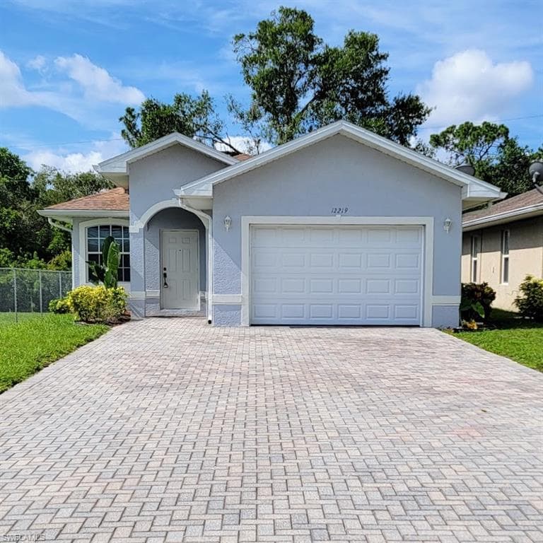12219 De Moya DR FORT MYERS, FL 33905