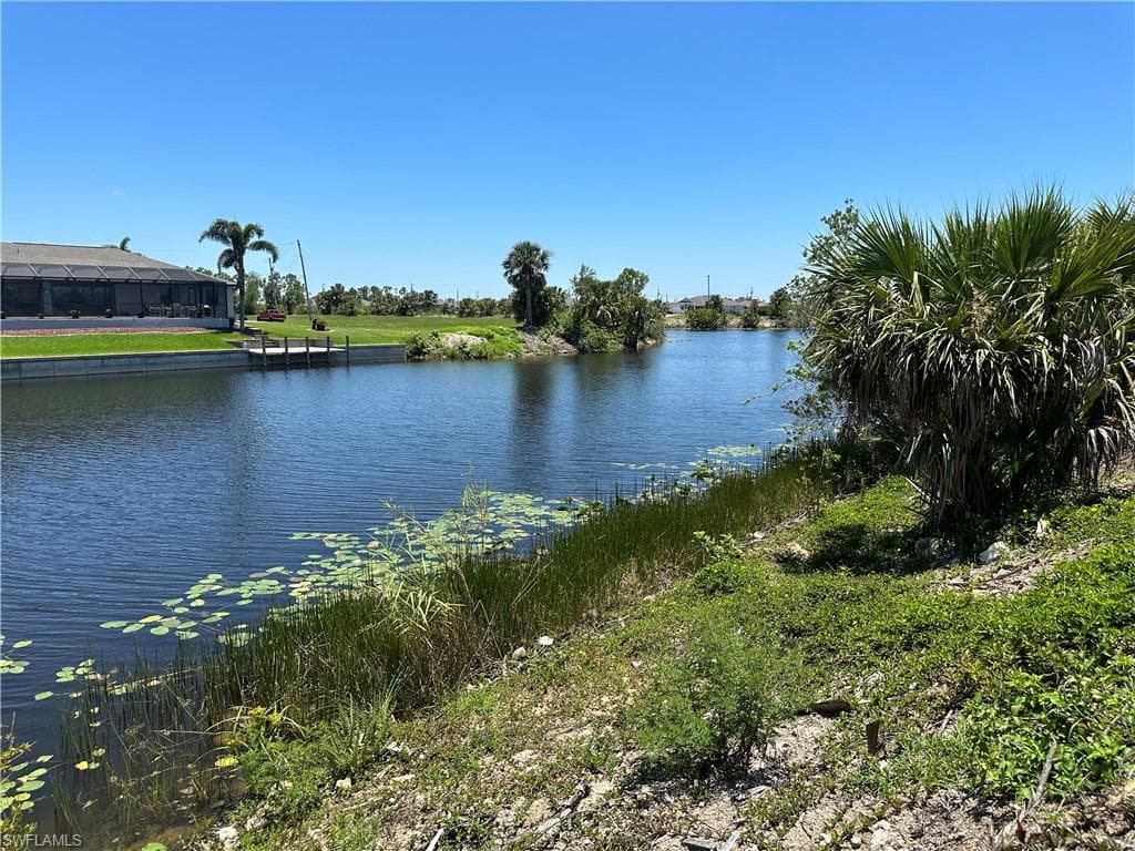 1254 NE 40th ST CAPE CORAL, FL 33909