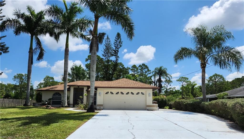 418 Columbus AVE LEHIGH ACRES, FL 33972
