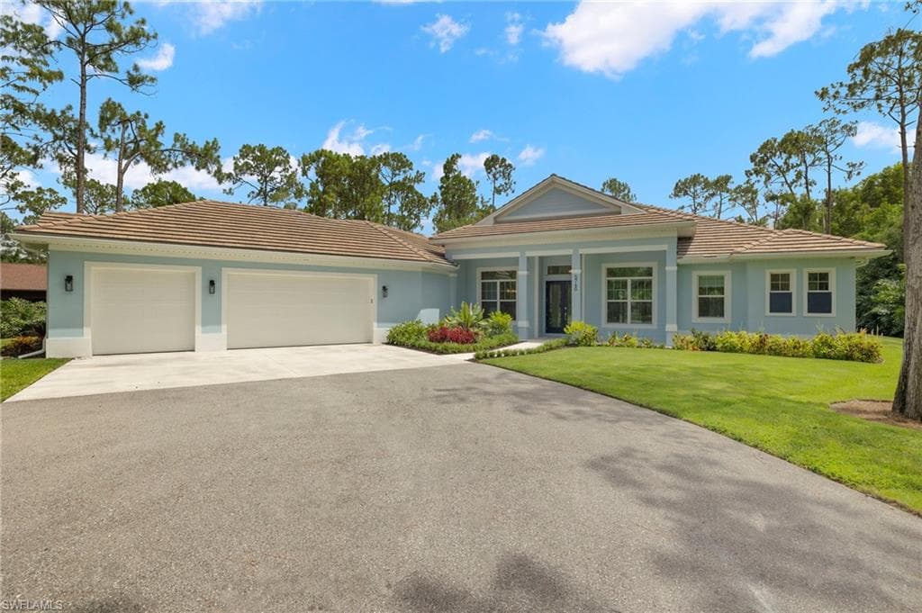 5760 Bur Oaks LN NAPLES, FL 34119