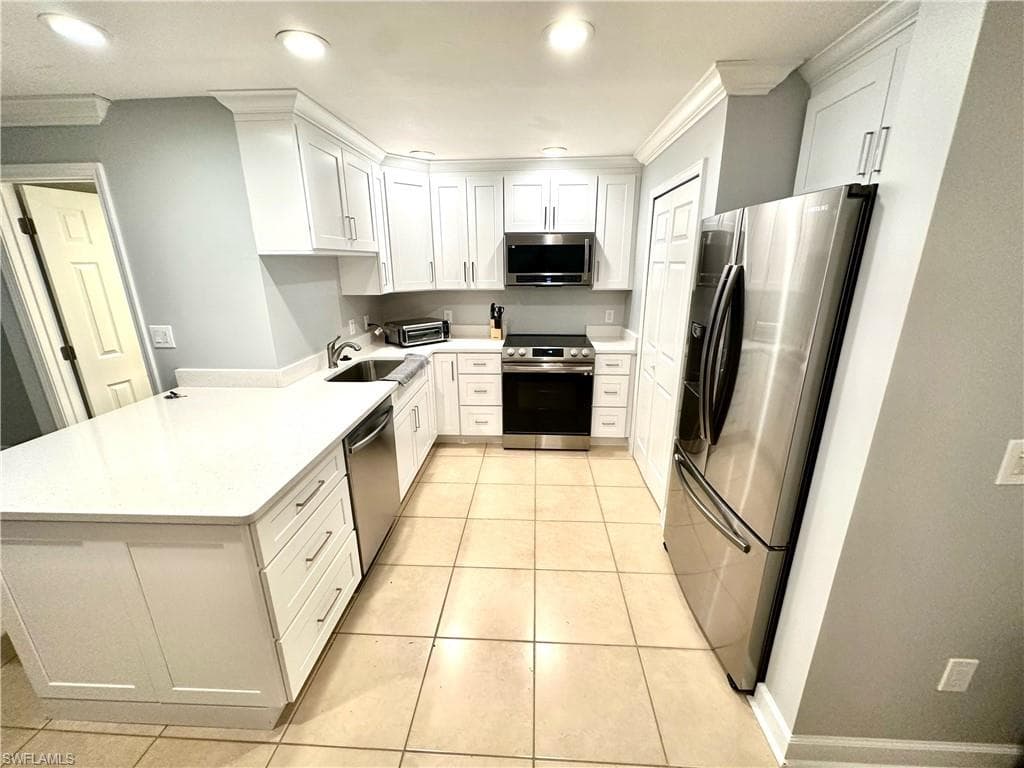 17018 Golfside CIR 203 FORT MYERS, FL 33908
