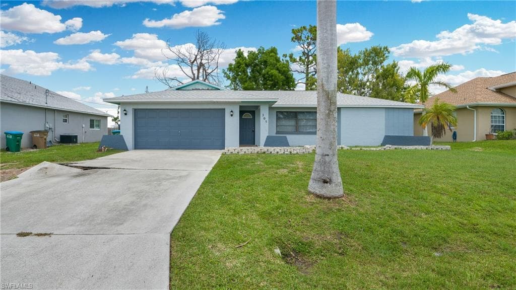 305 SE 14th TER CAPE CORAL, FL 33990