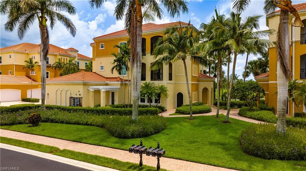 1438 Borghese LN 8-101 NAPLES, FL 34114