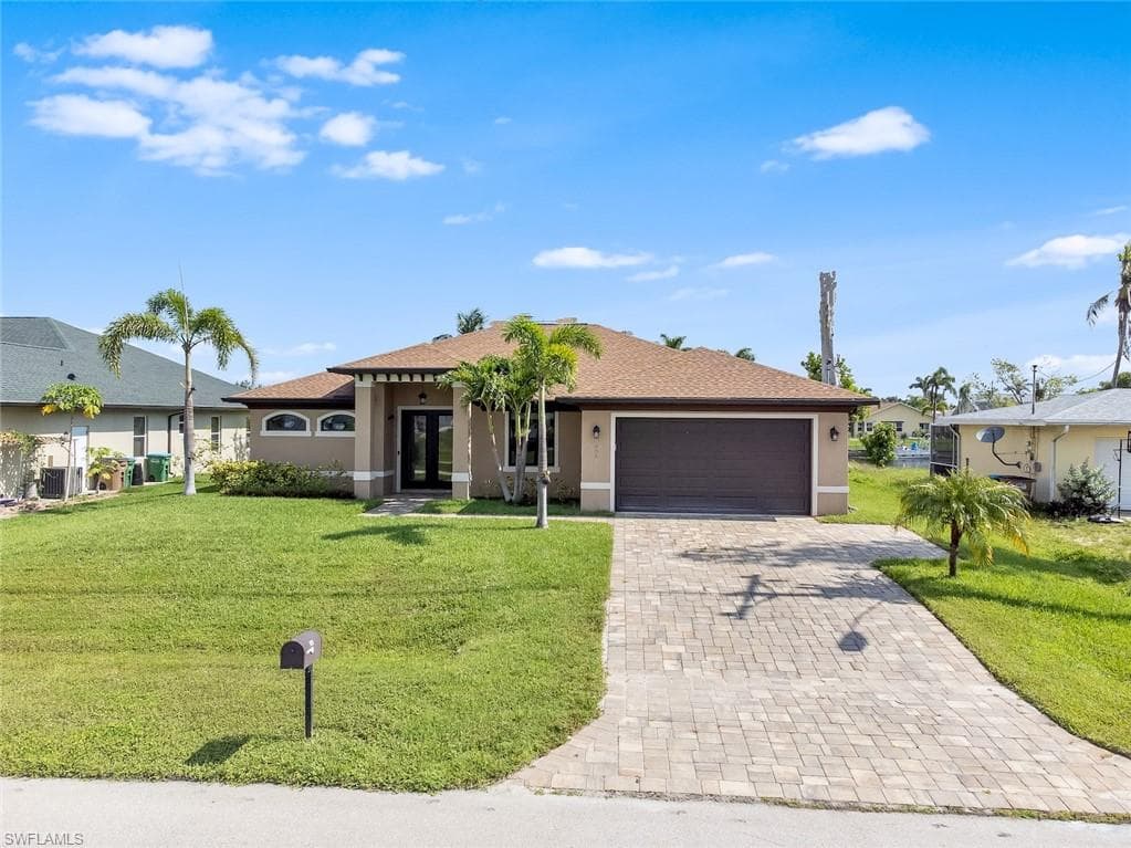 605 Retunda PKWY W CAPE CORAL, FL 33904