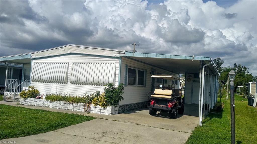 2774 Wedgewood DR NORTH FORT MYERS, FL 33917