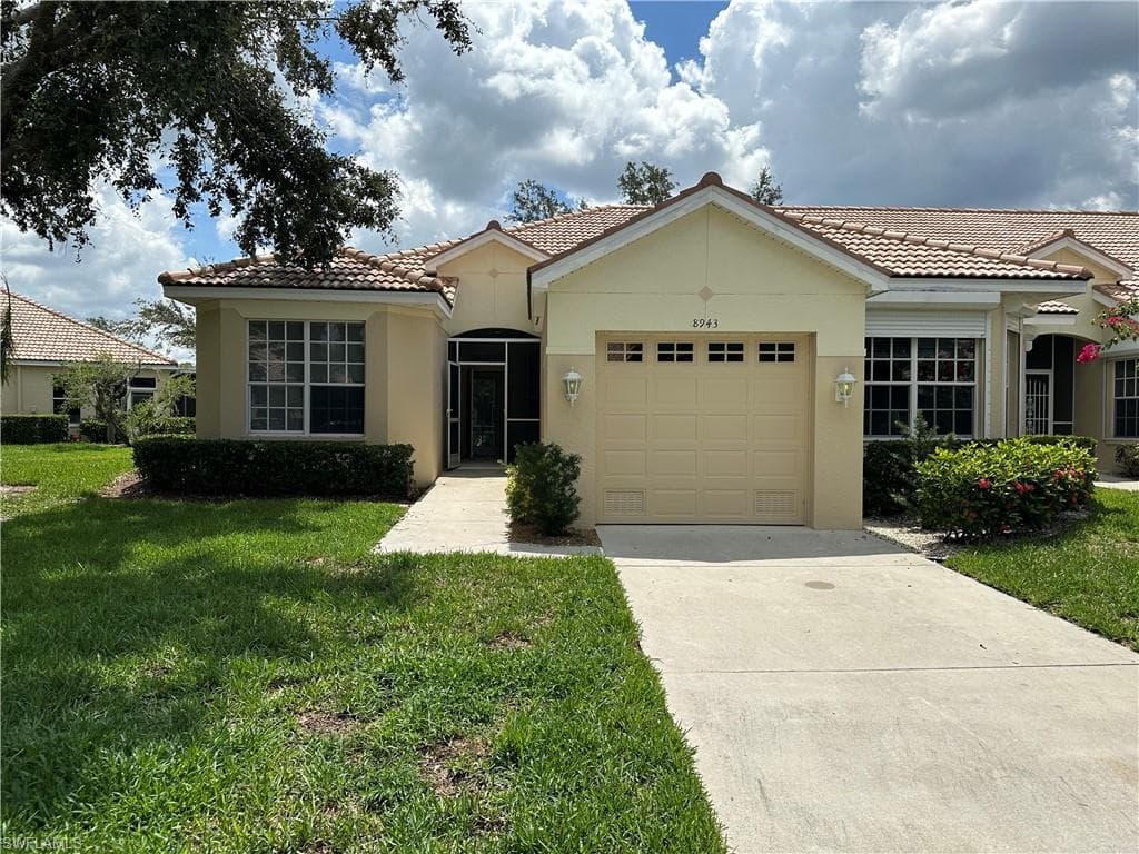 8943 Bristol BEND FORT MYERS, FL 33908