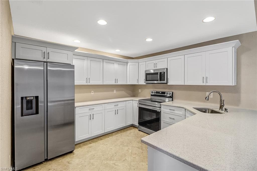 6310 Royal Woods DR FORT MYERS, FL 33908
