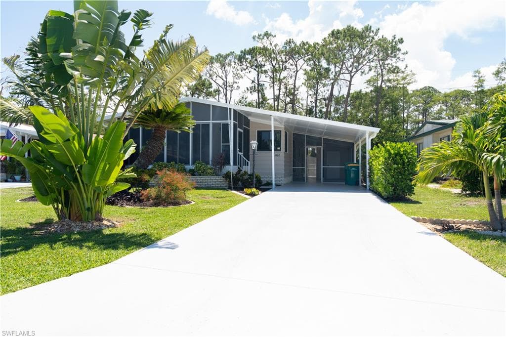 1462 GULF COAST DR NAPLES, FL 34110