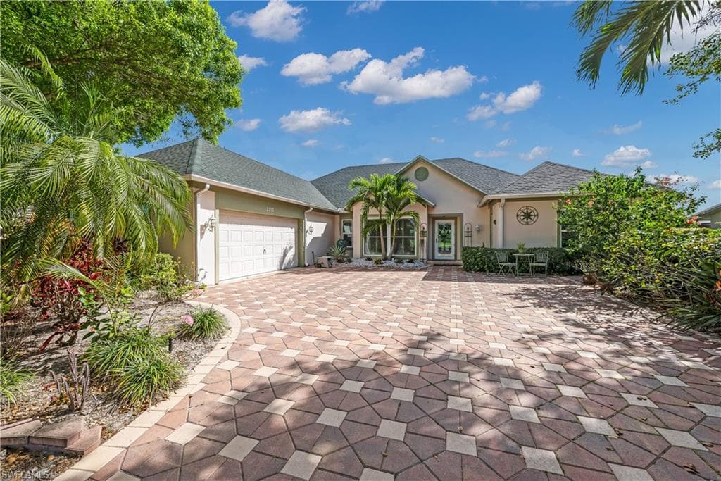 2310 Pinewoods CIR 26 NAPLES, FL 34105
