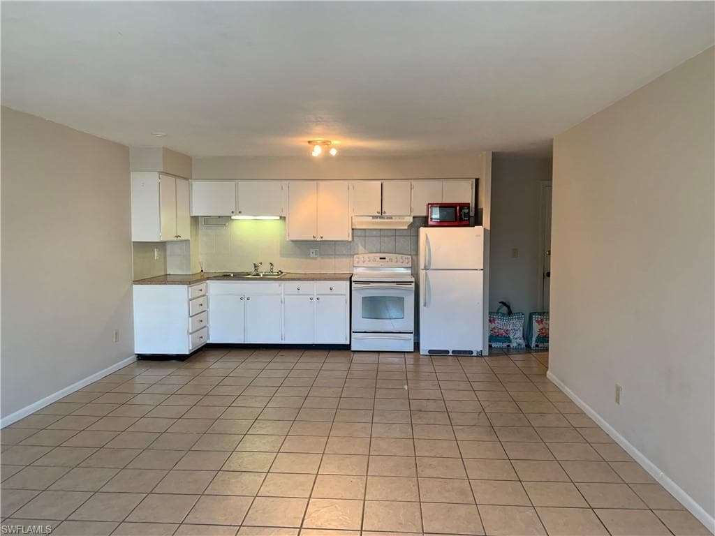 4901 Victoria DR 205 CAPE CORAL, FL 33904