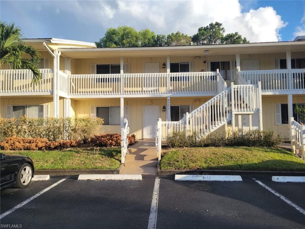 4635 Bayshore DR P13 NAPLES, FL 34112