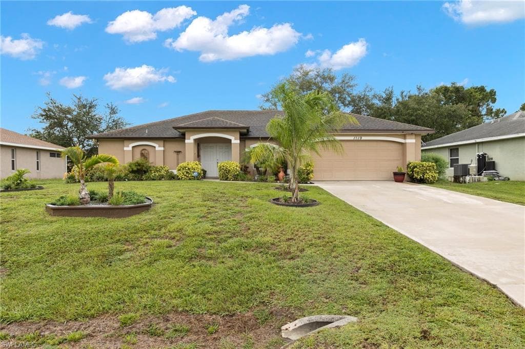 1819 Tomaso AVE LEHIGH ACRES, FL 33972