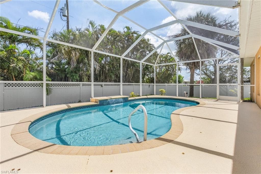 629 11th TER CAPE CORAL, FL 33991