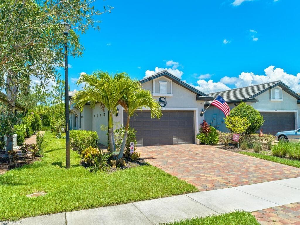 7714 Jacaranda LN NAPLES, FL 34114