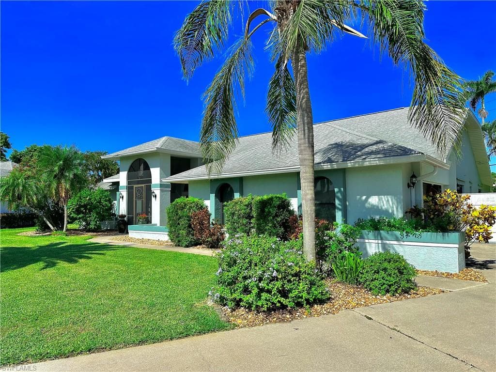 8861 Banyan Cove CIR FORT MYERS, FL 33919