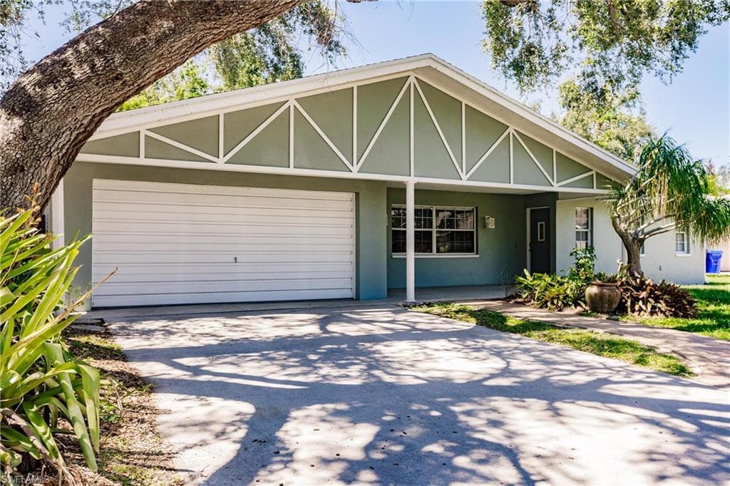 4715 Mi Casa CT FORT MYERS, FL 33901