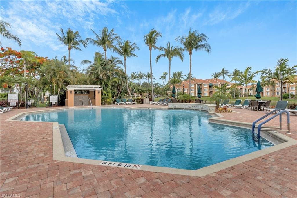 1260 Wildwood Lakes BLVD 205 NAPLES, FL 34104