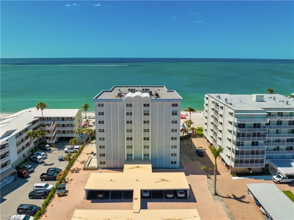 1919 Gulf Shore BLVD N 302 NAPLES, FL 34102