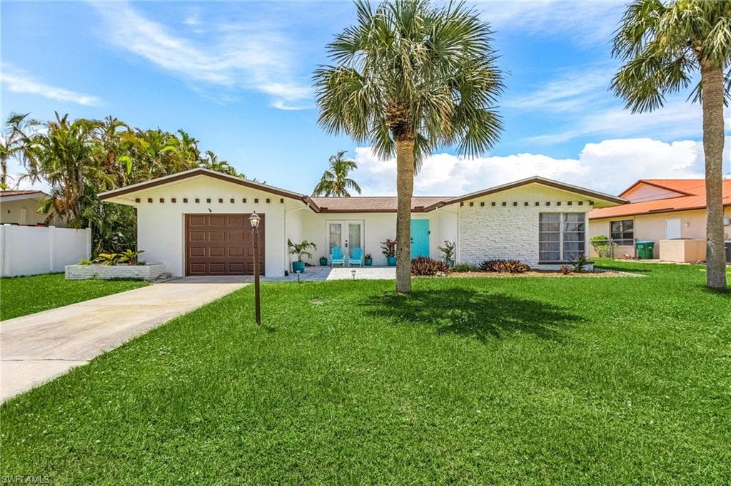 1432 Wellington CT CAPE CORAL, FL 33904