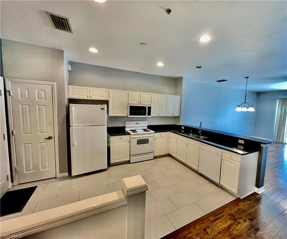 941 Hampton CIR 109 NAPLES, FL 34105