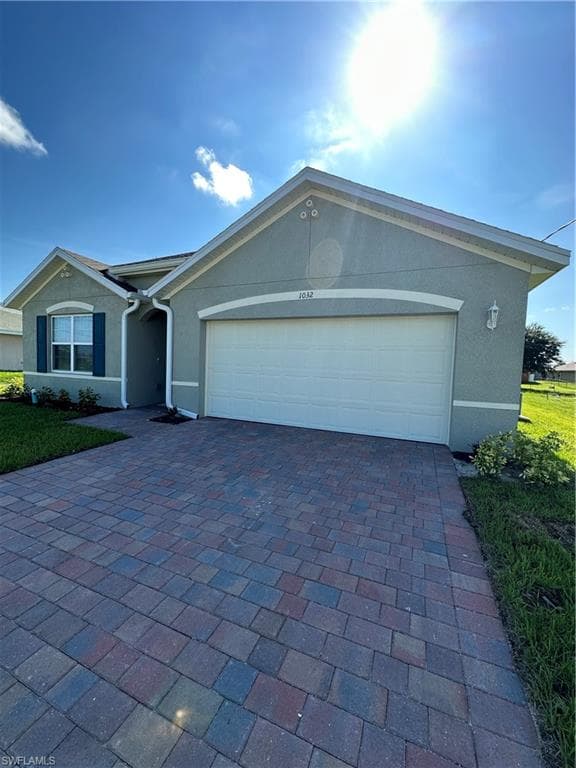 1032 Champion AVE LEHIGH ACRES, FL 33971