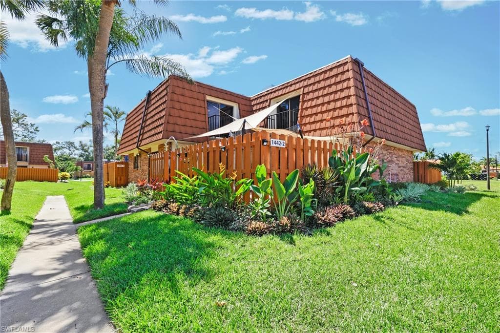1442 Park Shore CIR 2 FORT MYERS, FL 33901