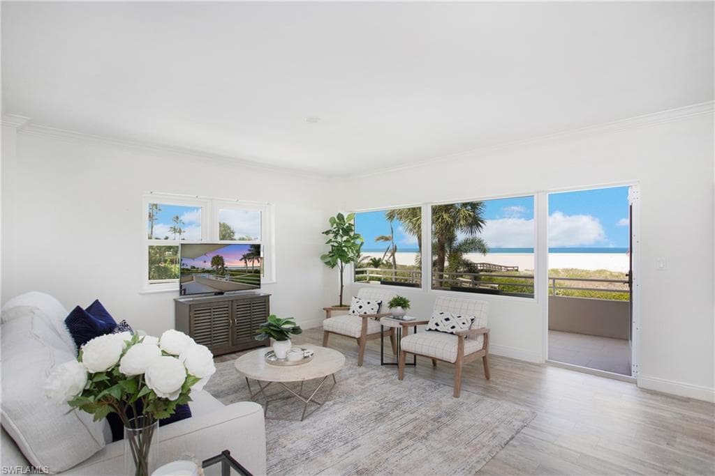 240 Seaview CT 211 MARCO ISLAND, FL 34145