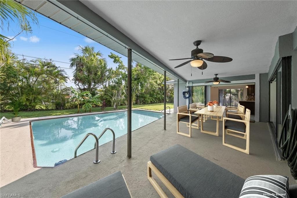 913 SE 26th TER CAPE CORAL, FL 33904