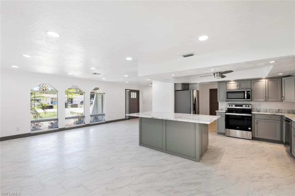 10040 Pennsylvania AVE BONITA SPRINGS, FL 34135
