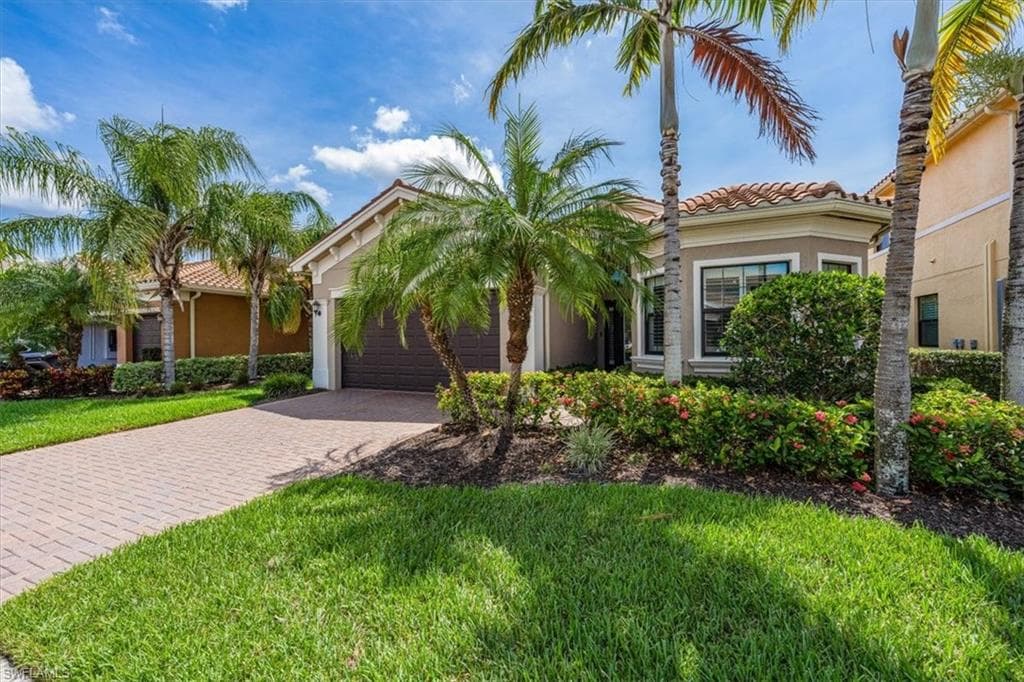 13779 Luna DR NAPLES, FL 34109