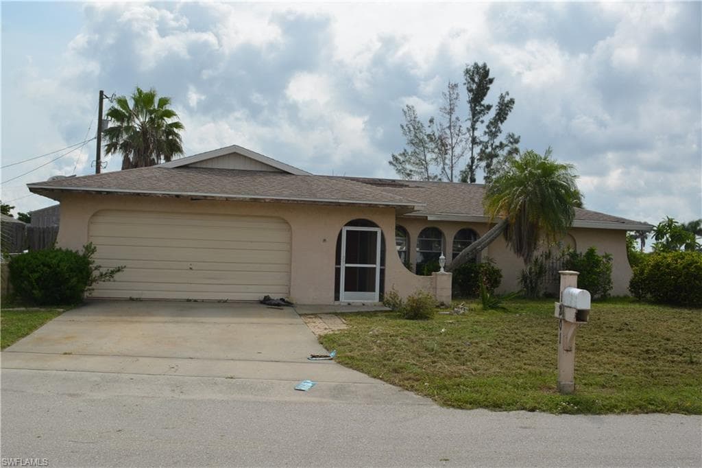 1201 SE 25th LN CAPE CORAL, FL 33904