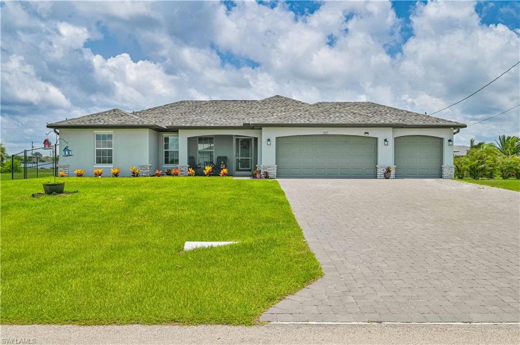 3813 NW 40th ST CAPE CORAL, FL 33993