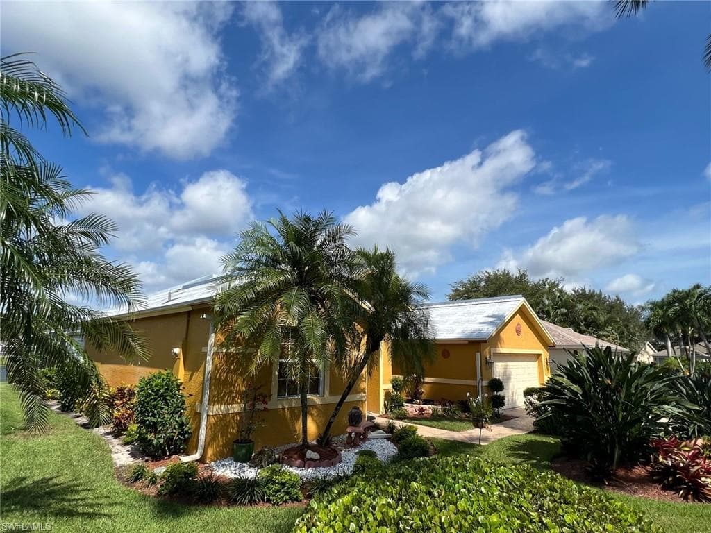 906 Marble DR NAPLES, FL 34104