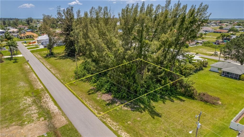 120 SW 35th AVE CAPE CORAL, FL 33991