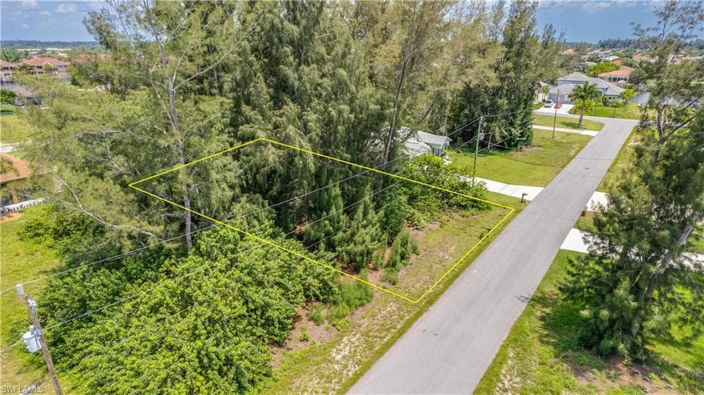 129 SW 34th AVE CAPE CORAL, FL 33991