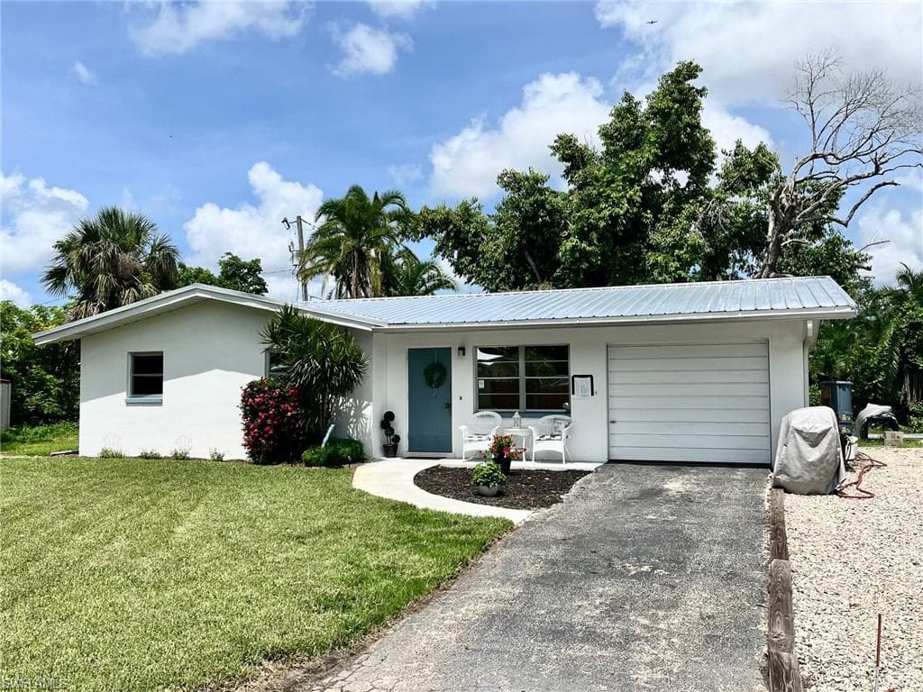 654 Camellia DR NORTH FORT MYERS, FL 33903