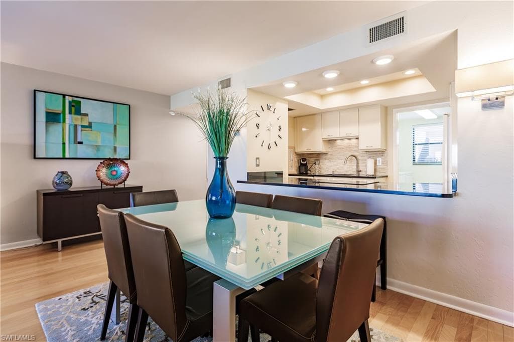 960 Swallow AVE 303 MARCO ISLAND, FL 34145