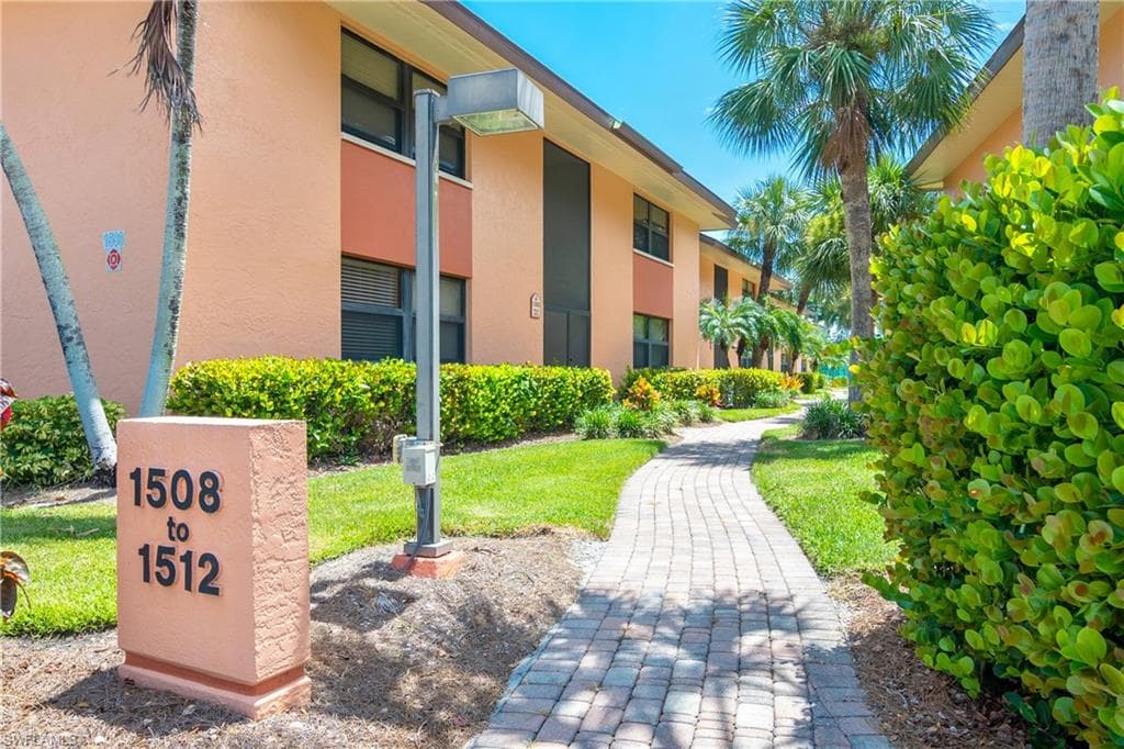 1508 # 12 Mainsail DR 2-D NAPLES, FL 34114