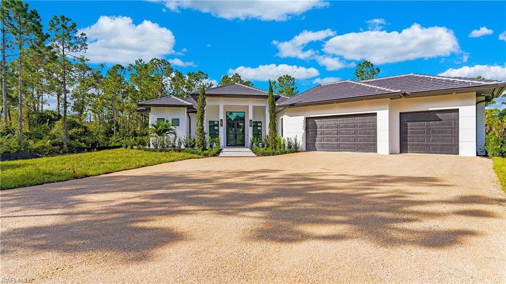 2082 22nd AVE NE NAPLES, FL 34120