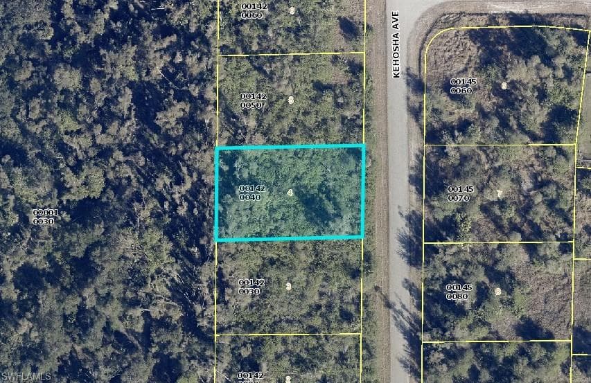 720 Kehosha AVE LEHIGH ACRES, FL 33974