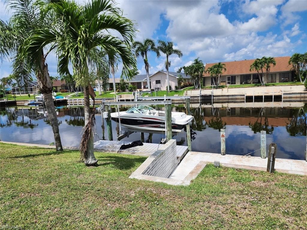 1910 SE 10th PL CAPE CORAL, FL 33990