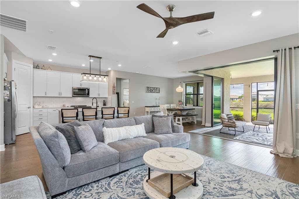 19605 Utopia LN ESTERO, FL 33928