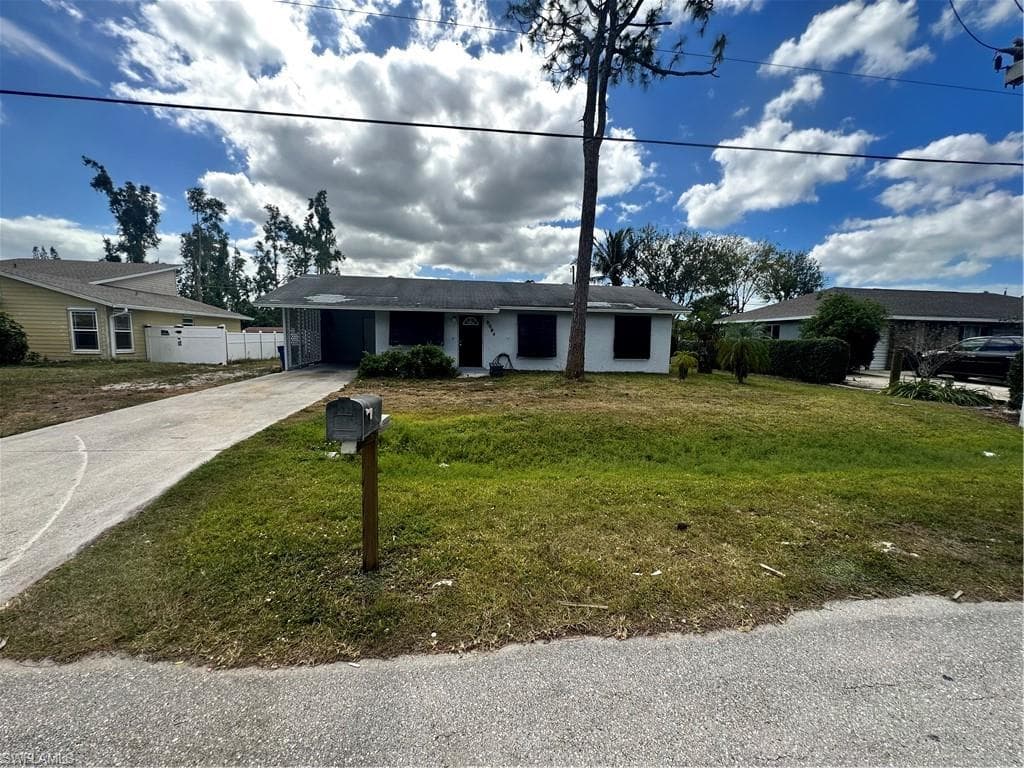 9044 Pineapple RD FORT MYERS, FL 33967