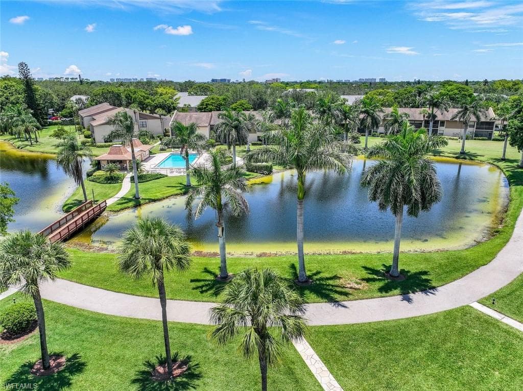 195 Cypress WAY E 9 NAPLES, FL 34110