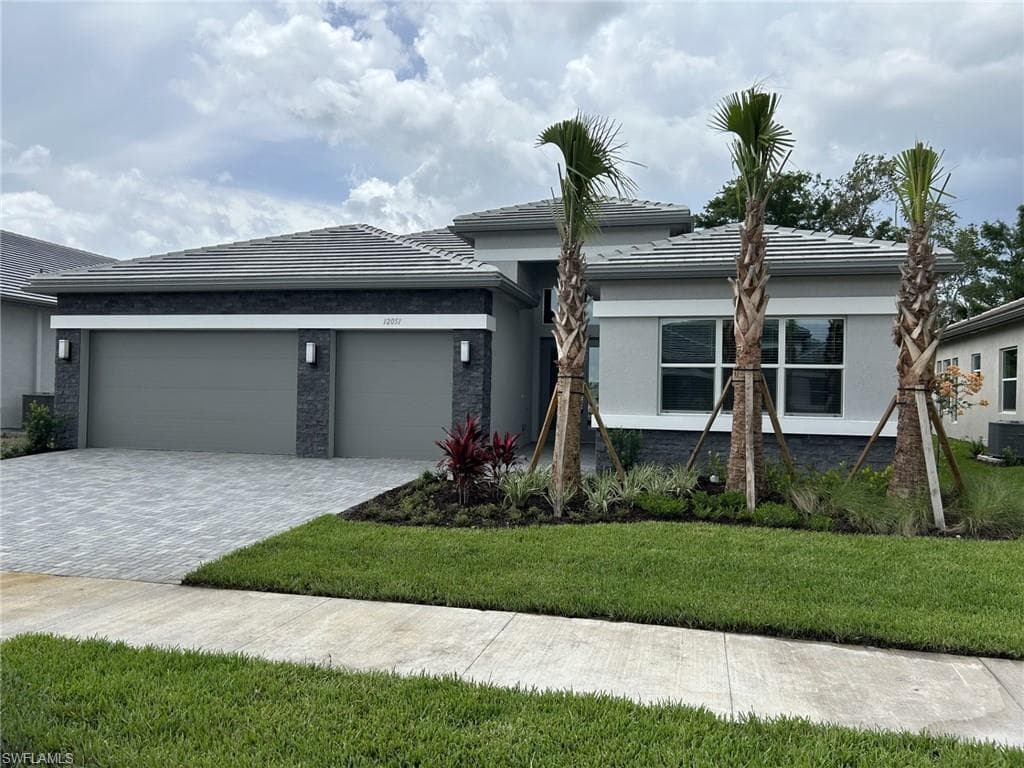 12051 Oleander AVE NAPLES, FL 34120