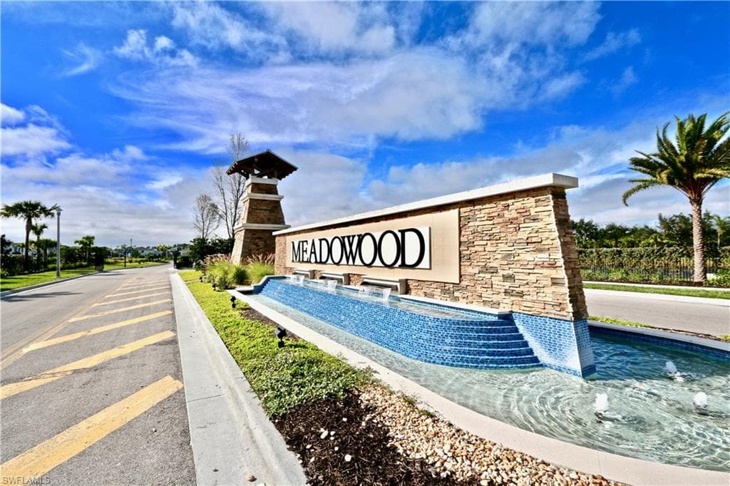 15273 WILDFLOWER CIR NAPLES, FL 34119