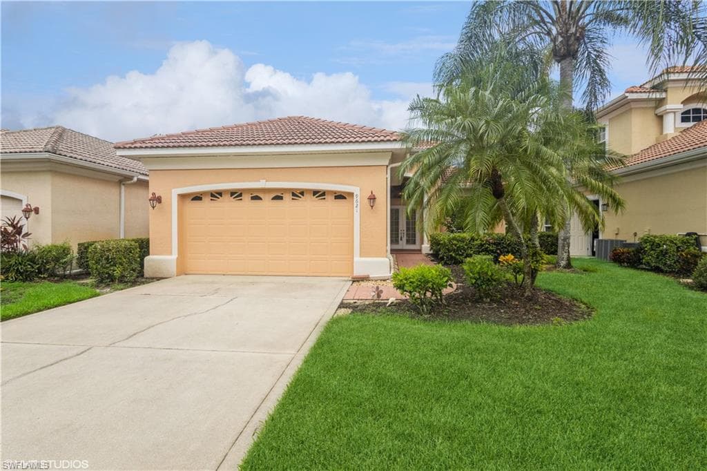 9621 Deepwater CT NAPLES, FL 34109